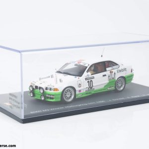 voiture de course allemande verte et blanche