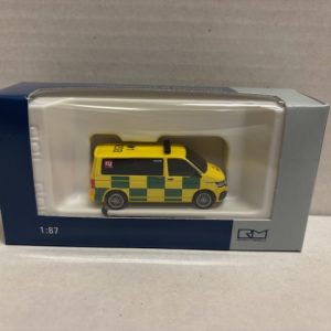 camionnette de ambulance verte et jaune belgique