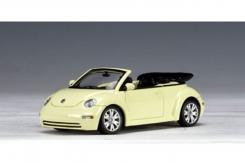 vieille voiture cabriolet jaune