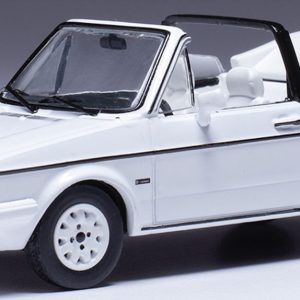vieille voiture cabriolet blanche