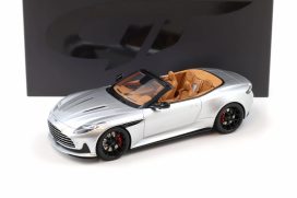 voiture de sport cabriolet grise