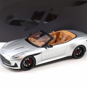 voiture de sport cabriolet grise