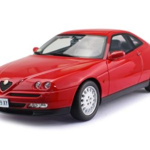 vieille voiture coupé rouge