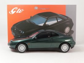 vieille voiture italienne coupe verte