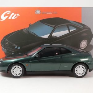 vieille voiture italienne coupe verte