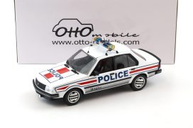 vieille voiture de police française blanche