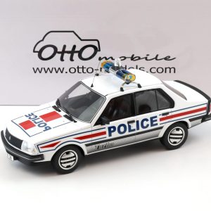 vieille voiture de police française blanche