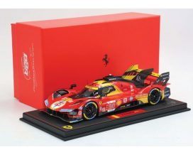 voiture de course italienne rouge