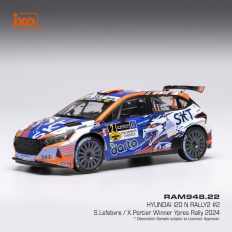 voiture de rallye bleu et orange