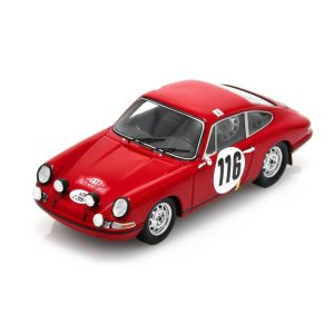 vieille voiture allemande de course rouge