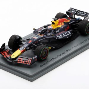 voiture de course formule 1 mauve