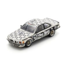 vieille voiture de sport allemande blanche et noire