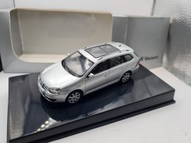 vieille voiture allemande break grise