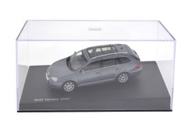 vieille voiture allemande break grise