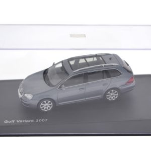 vieille voiture allemande break grise