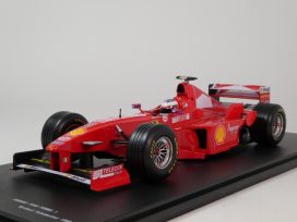 vieille voiture de course formule 1 italienne rouge