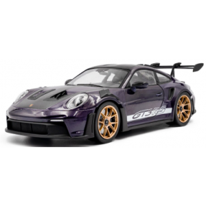 voiture allemande de sport coupe mauve