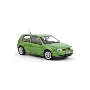 vieille voiture de sport verte