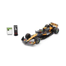 voiture de course formule 1 orange et noire