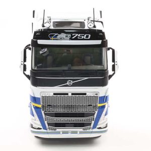 gros tracteur de camion blanc et bleu