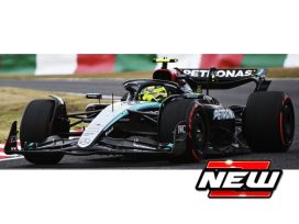 voiture de course noire et verte formule 1