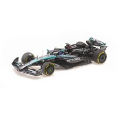 voiture de course formule 1 noire