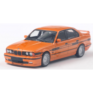 vieille voiture de sport berline allemande orange
