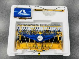 machine agricole jaune et bleu italienne