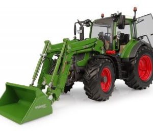 gros tracteur agricole vert avec pelle avant