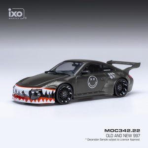 vieille voiture nouvelle grise