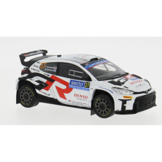 petite voiture blanche de rallye