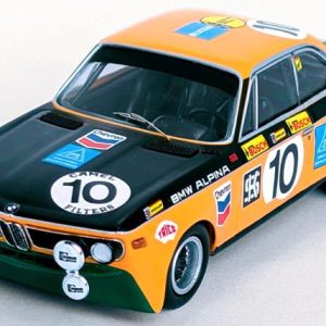 vieille voiture de course allemande orange et noir