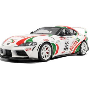 voiture de course blanche et verte