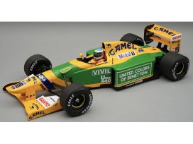 vieille voiture de course formule 1 jaune et verte