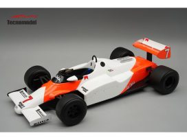 vieille voiture de course blanche et orange