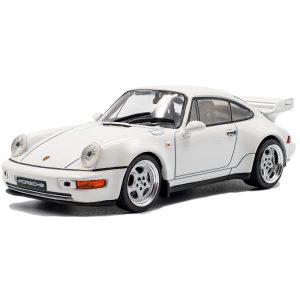 vieille voiture de sport coupe blanche