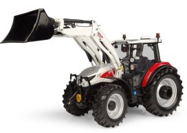 gros tracteur agricole rouge et blanc