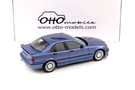 vieille voiture berline bleu allemande