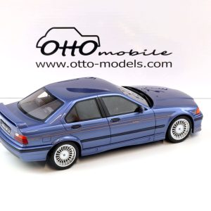 vieille voiture berline bleu allemande