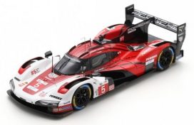 voiture de course rouge et blanche