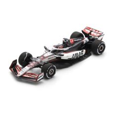 voiture de course formule 1 grise