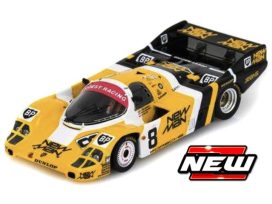 vieille voiture de course allemande jaune et noire