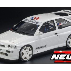 vieille voiture de rallye blanche