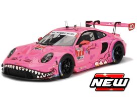 voiture de course allemande rose