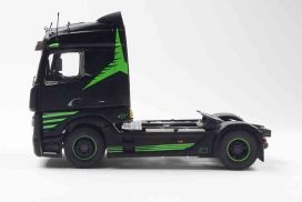 camion noir et vert