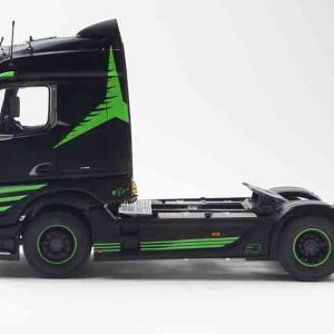 camion noir et vert