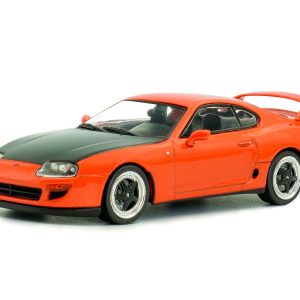 vieille voiture de sport coupe orange et noire