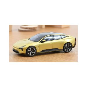 voiture electrique couleur or