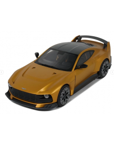 voiture anglaise de sport jaune