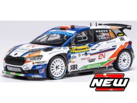 voiture de rallye blanche et orange